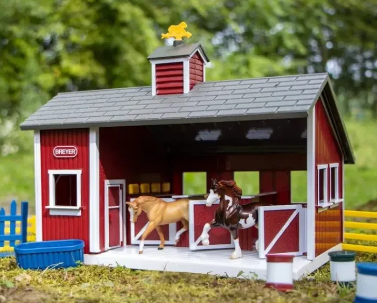 Breyer Red Stable Playset
