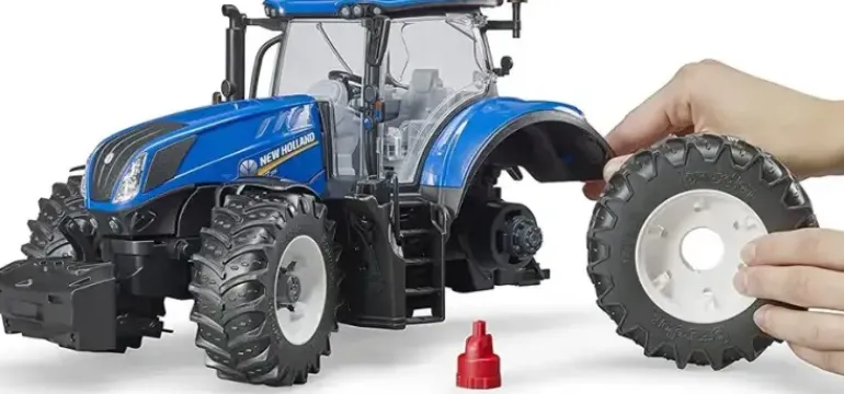 Bruder New Holland T7.315 Toy Tractor